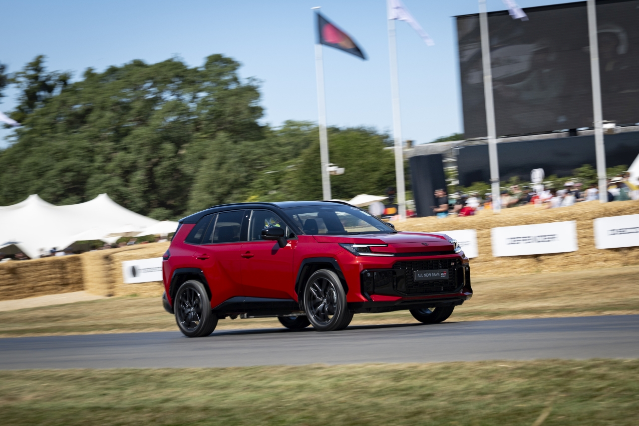 rav4 gr sport phev goodwood 2026 a05