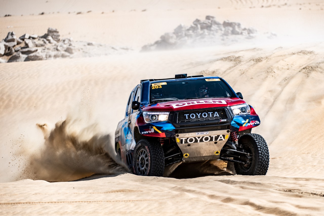 toyota hilux jakub przygonski m51 1764 1