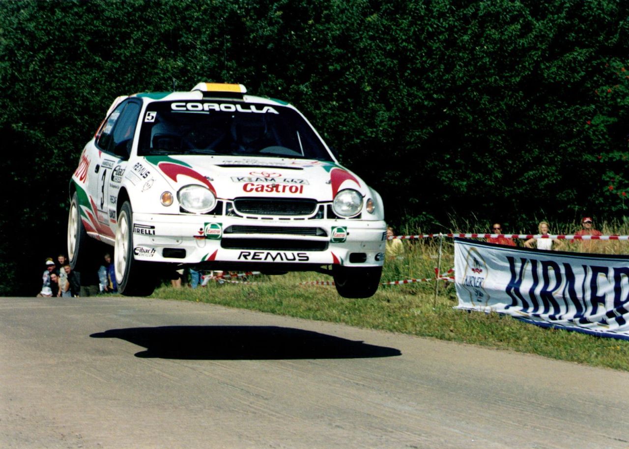 fot 4 w toyocie corolli wrc w drodze po 2 miejsce avdsth hunsruck rallye 1999