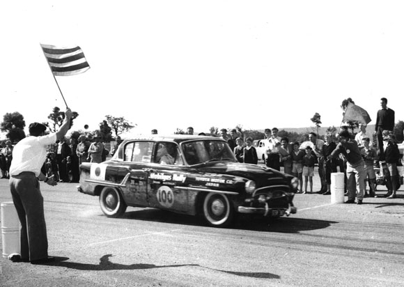 Toyopet Crown w czasie Mobilgas Rally