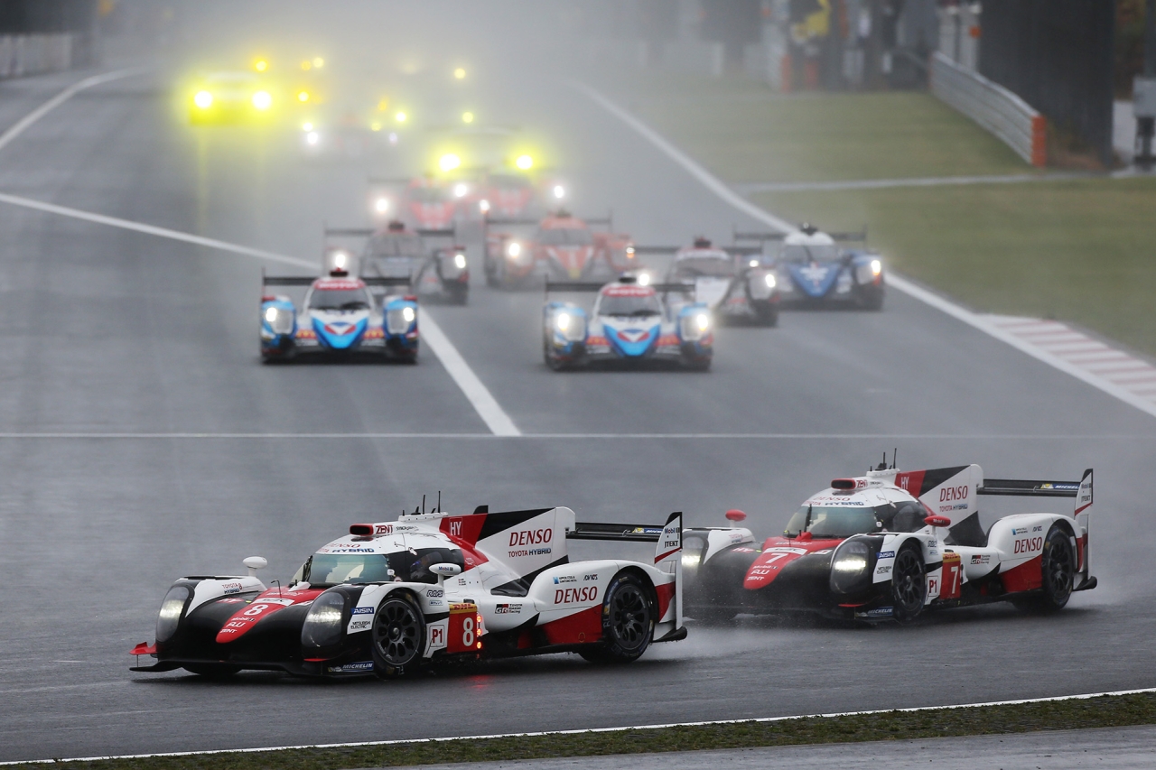 Toyota TS0505 w czasie wyścigu WEC na torze Fuji