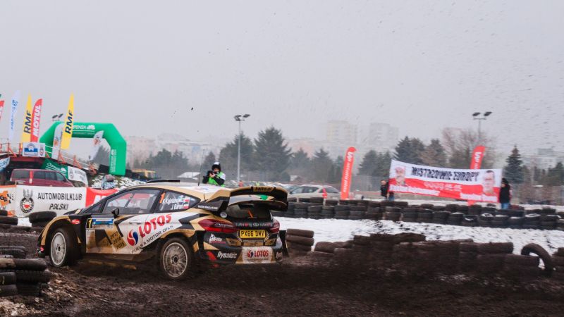 Kajetan Kajetanowicz w Fordzie Fiesta WRC