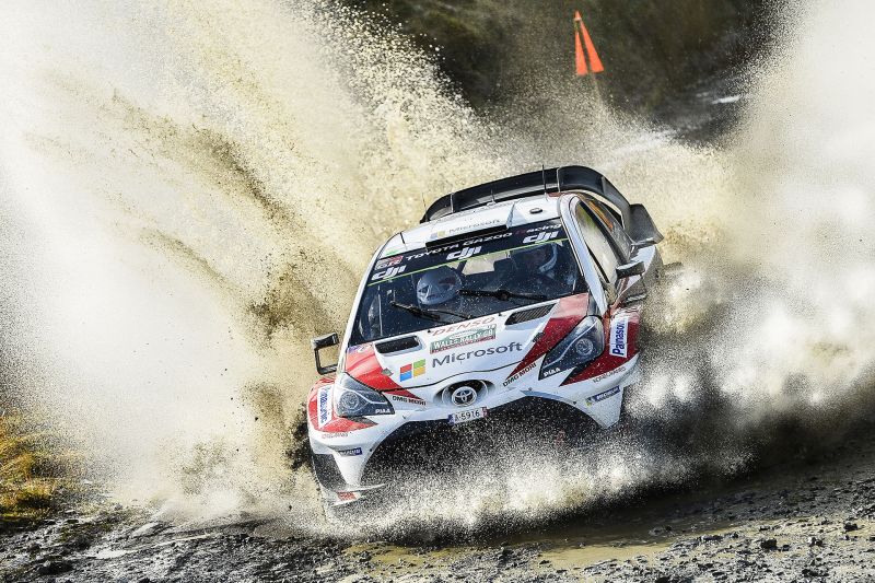 Toyota Yaris WRC Toyota Yaris WRC w trakcie Rajdu Wielkiej Brytanii