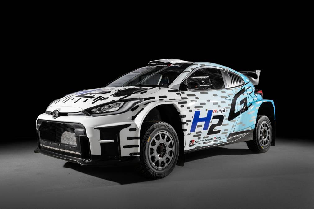 Toyota GR Yaris Rally2 H2 Concept z wodorowym silnikiem spalinowym na odcinkach specjalnych Rajdu Finlandii