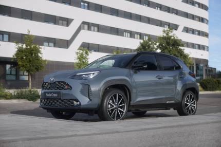 Nowe lakiery oraz nowa odsłona wersji GR SPORT w gamie Yarisa Cross