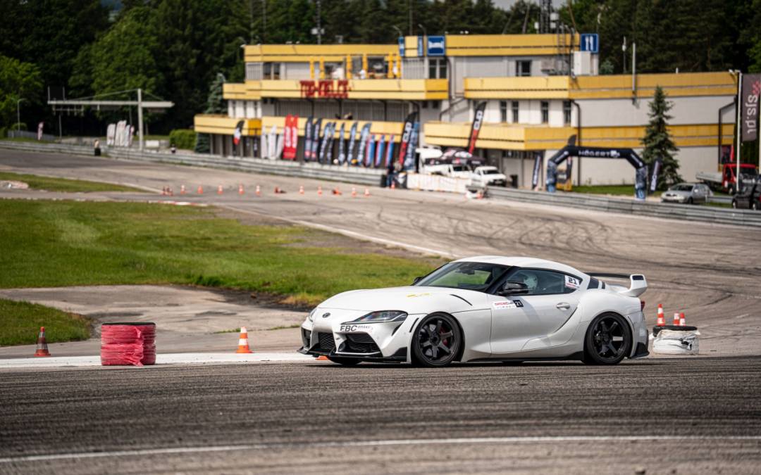Awanse na Torze Kielce i Autodromie Słomczyn. Trwa walka o miejsce w Wielkim Finale TOYOTA GR CUP 2026