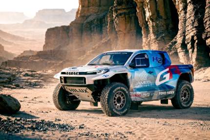 GAZOO Racing przedstawia oficjalnych partnerów projektu wodorowego Hiluxa w Rajdzie Dakar 2027