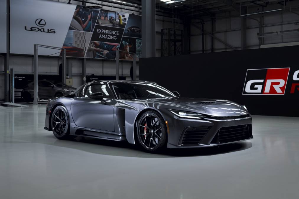 Od Toyoty 2000GT do GR GT. Jak flagowy samochód GAZOO Racing nawiązuje do kultowego poprzednika
