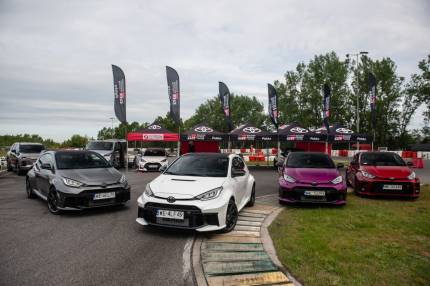 TOYOTA GR CUP: kierowcy szykują się na Modlin, gracze ruszają do Tokio
