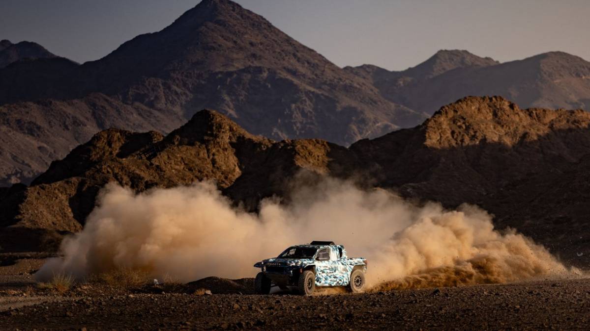 Wodorowy DKR GR FC Hilux pojedzie w Rajdzie Dakar 2027
