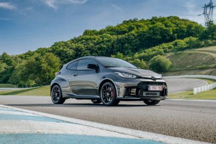 Ostatnie Toyoty GR Yaris z rocznika 2024 u dilerów. Hot-hatch z silnikiem o mocy 280 KM dostępny od ręki