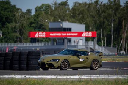 Rywalizacja na torze Silesia Ring w 2. rundzie TOYOTA GR CUP