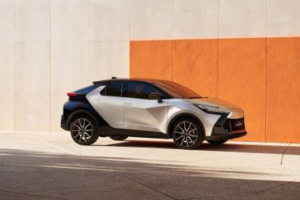 Nowa Toyota C-HR w wersji GR SPORT Premiere Edition oraz z hybrydą plug-in ze specjalnie dostrojonym zawieszeniem