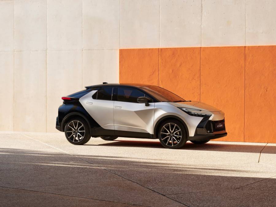 Nowa Toyota C-HR w wersji GR SPORT Premiere Edition oraz z hybrydą plug-in ze specjalnie dostrojonym zawieszeniem