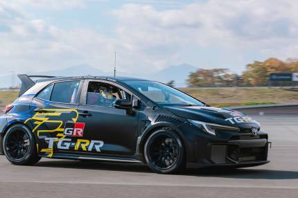 Toyota zwiększa efektywność napędu wodorowego. Intensywne prace nad technologią nadprzewodnictwa i udane testy wyścigowej GR Corolli