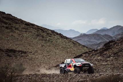 Wygrany etap dla TOYOTA GAZOO Racing i 5 Hiluxów w TOP10 na Rajdzie Dakar 2023