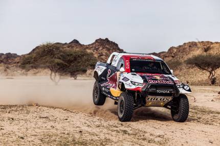 Spokojny początek TOYOTA GAZOO Racing w Rajdzie Dakar 2023