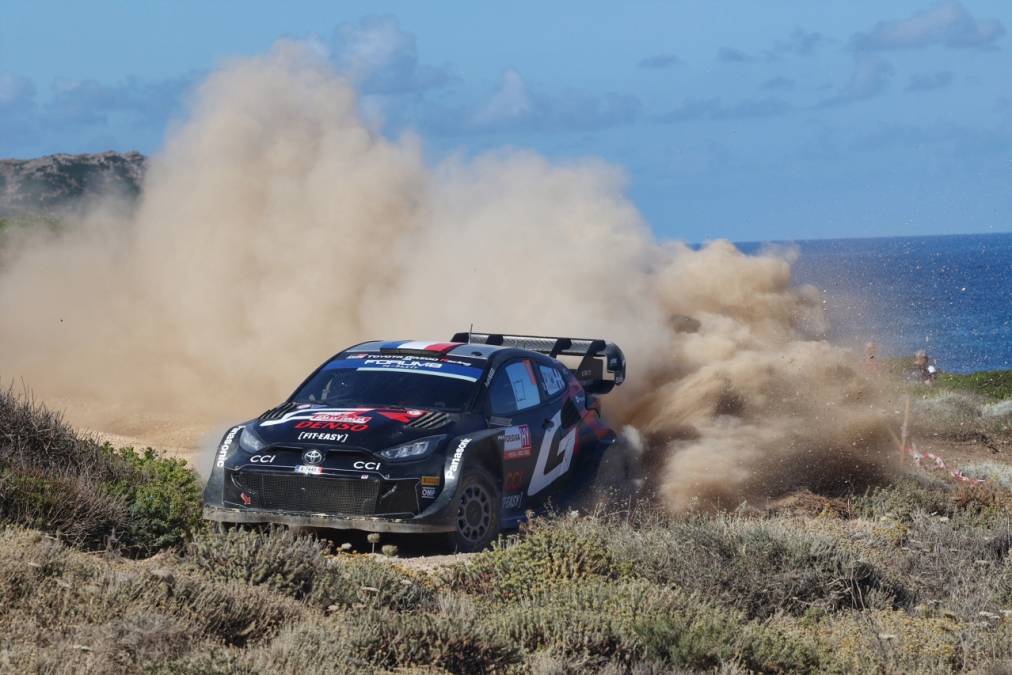 Toyota na podium Rajdu Sardynii