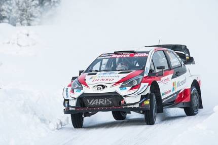 Kalle Rovanperä już wygrywa w Yarisie WRC