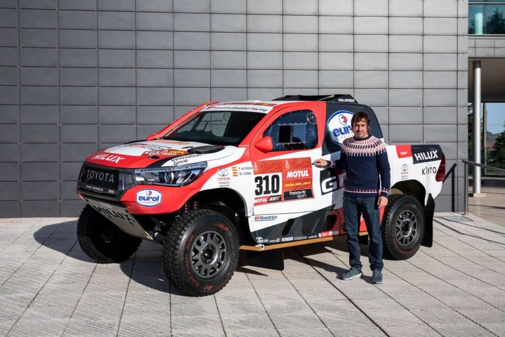 Toyota Hilux Dakar trafiła do muzeum Fernando Alonso